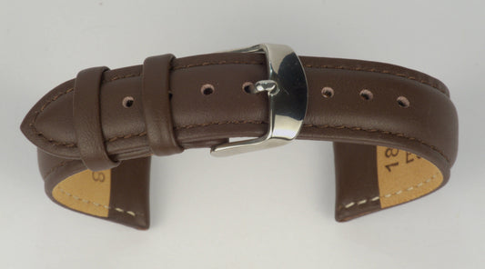 Lederuhrenarmband (Dunkelbraun) zu einem Bogen geformt mit weißem Hintergrund. Detaillierte Nahaufnahme.