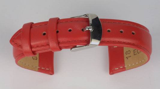 Lederuhrenarmband (Rot) zu einem Bogen geformt mit weißem Hintergrund. Detaillierte Nahaufnahme.