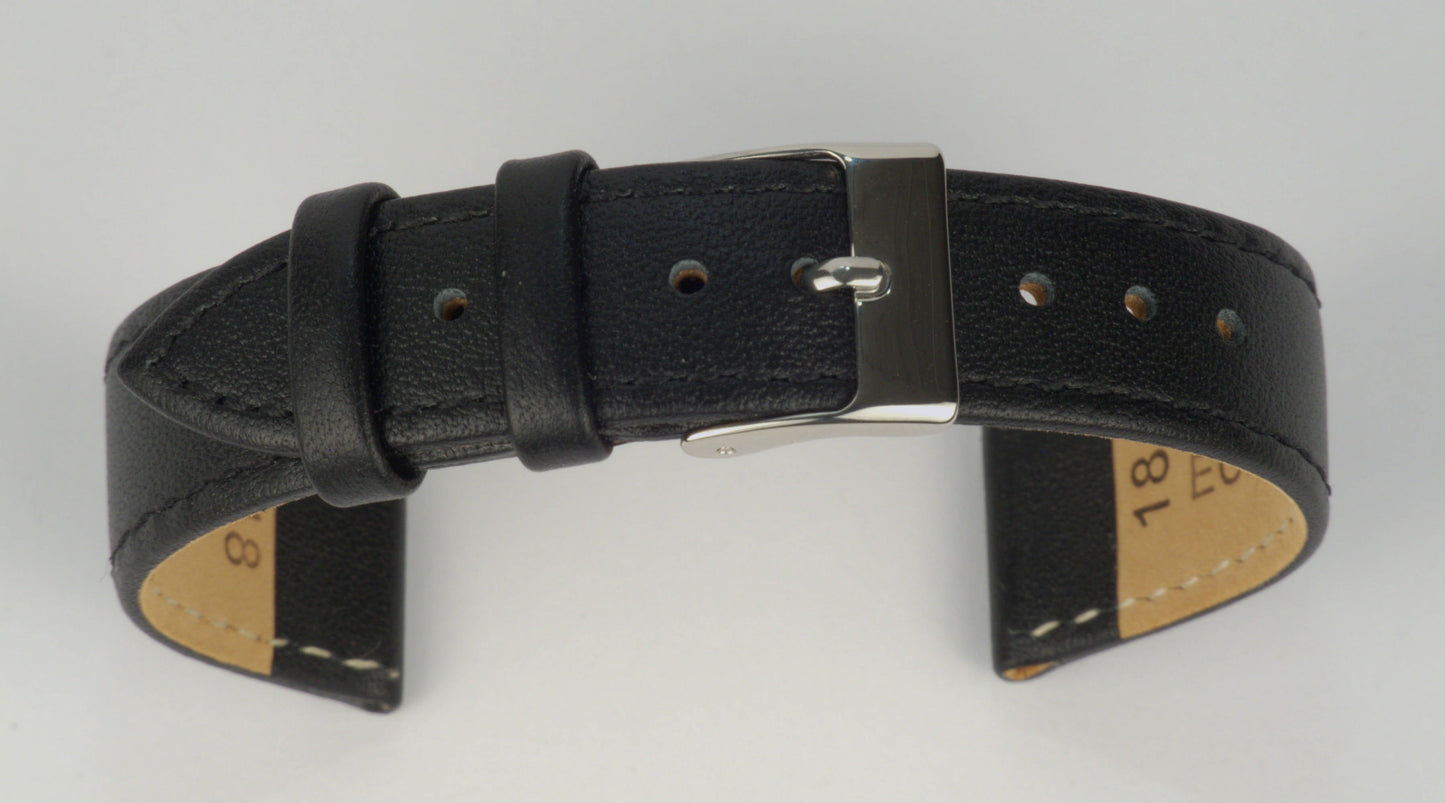 Lederuhrenarmband (Schwarz) zu einem Bogen geformt mit weißem Hintergrund. Detaillierte Nahaufnahme.