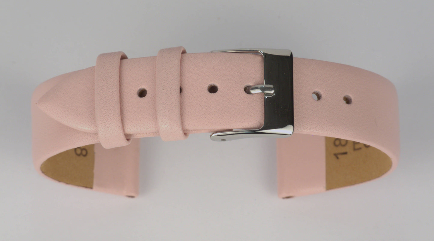 Lederuhrenarmband (Pink) zu einem Bogen geformt mit weißem Hintergrund. Detaillierte Nahaufnahme.