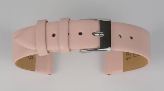 Lederuhrenarmband (Pink) zu einem Bogen geformt mit weißem Hintergrund. Detaillierte Nahaufnahme.