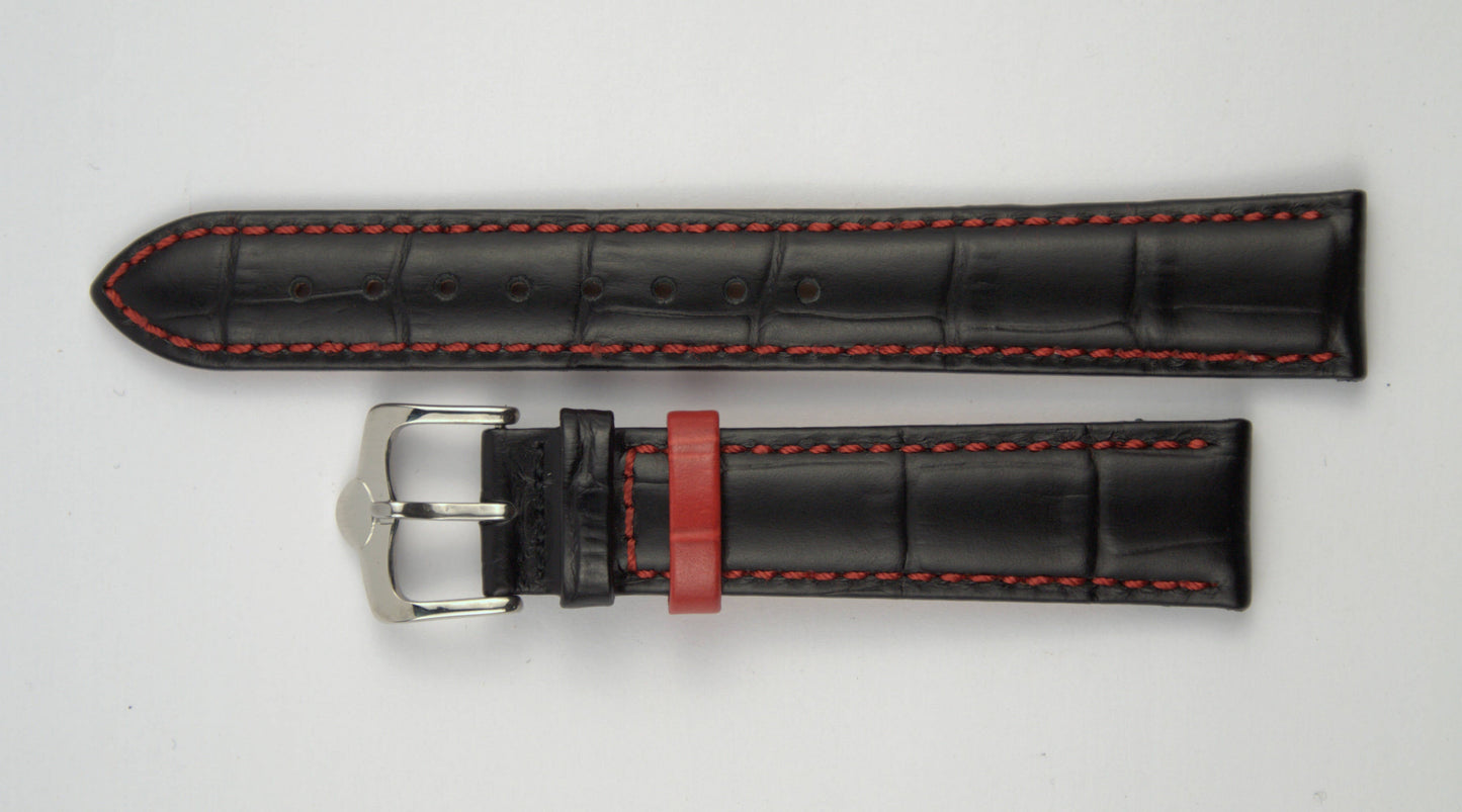 Lederuhrenarmband (Schwarz mit roter Naht) flach aufgelegt mit weißem Hintergrund. Detaillierte Nahaufnahme.