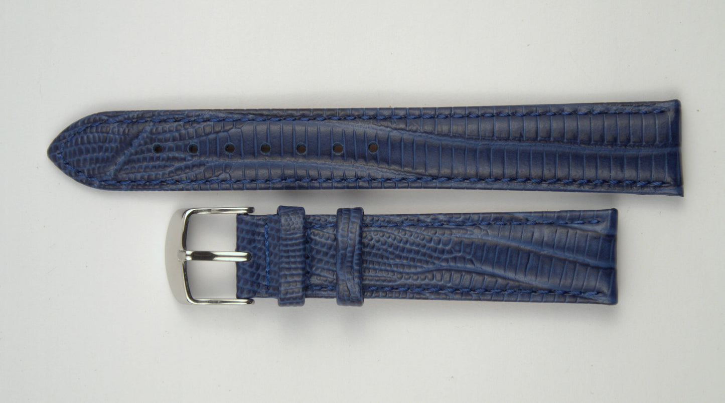 Lederuhrenarmband (Dunkelblau) flach aufgelegt mit weißem Hintergrund. Detaillierte Nahaufnahme.