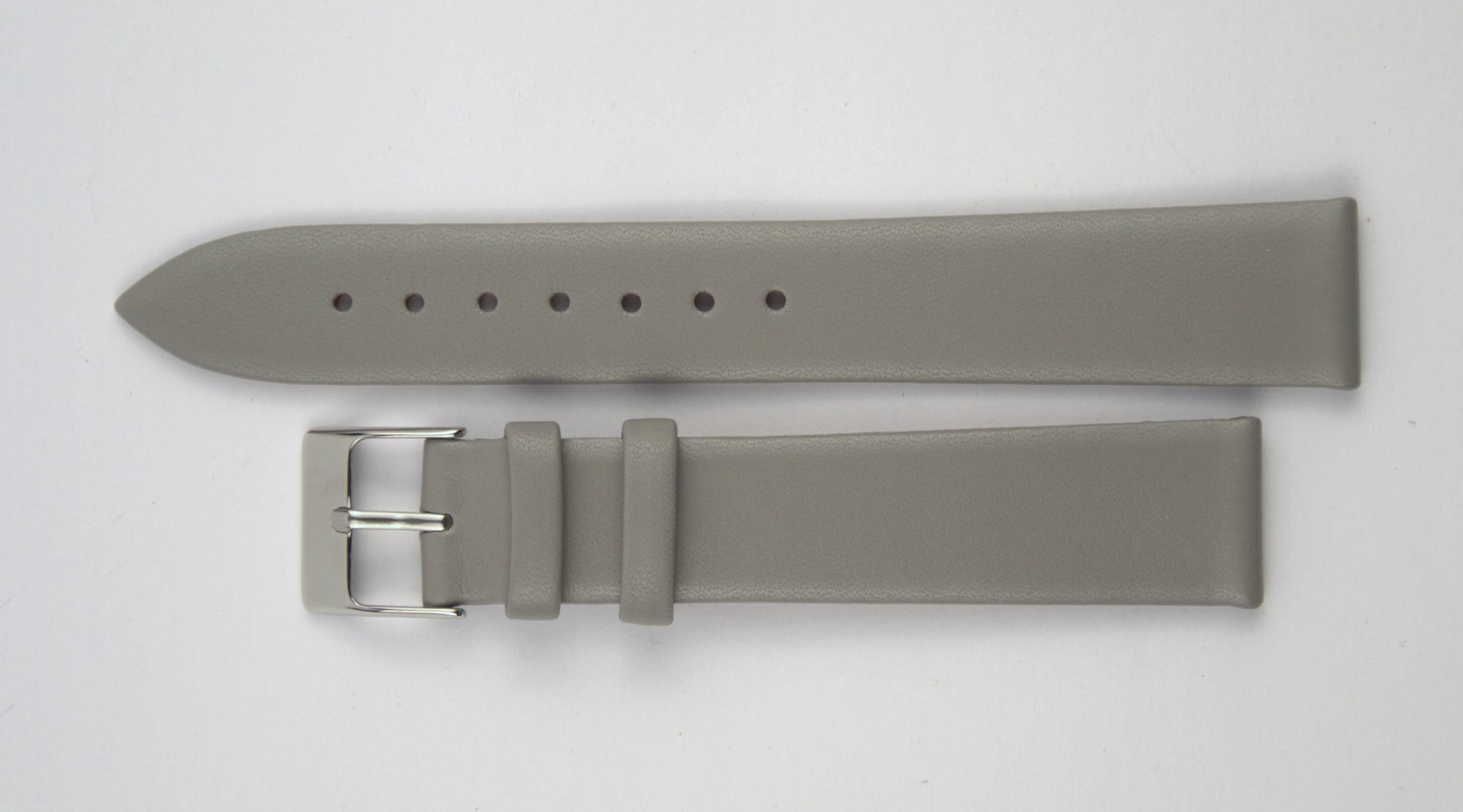 Lederuhrenarmband (Hellgrau) flach aufgelegt mit weißem Hintergrund. Detaillierte Nahaufnahme.